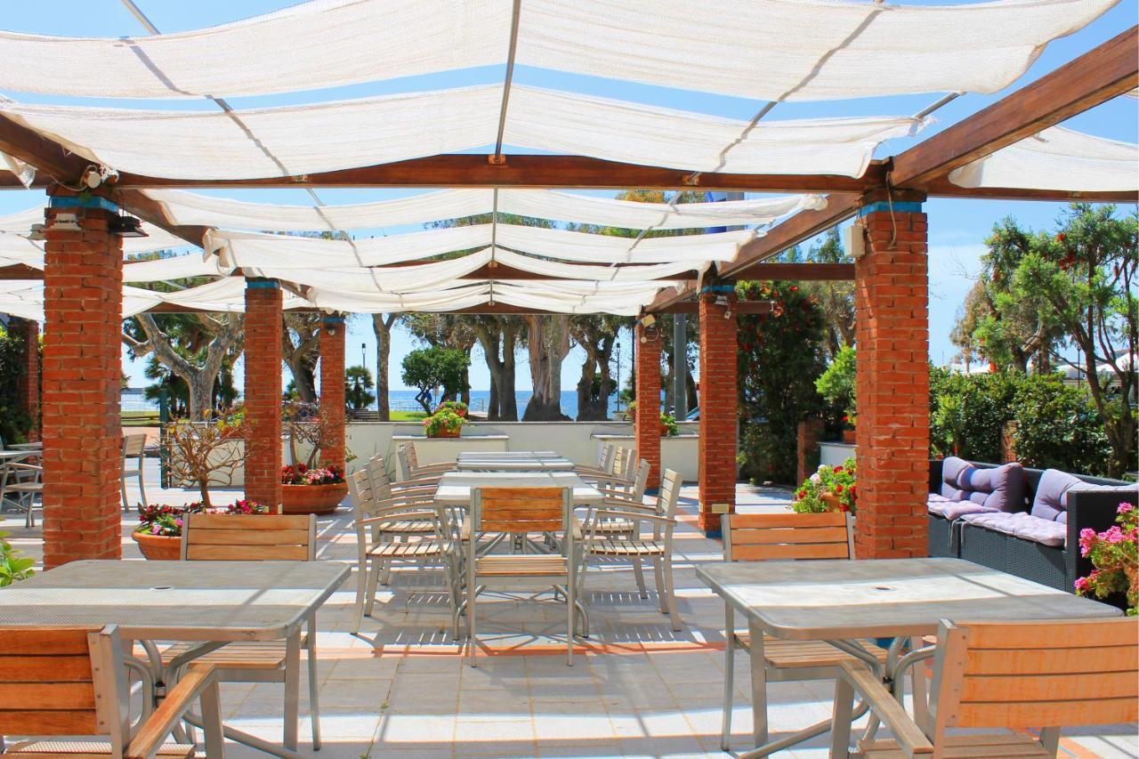 Hotel Pisacane Сапри Екстериор снимка