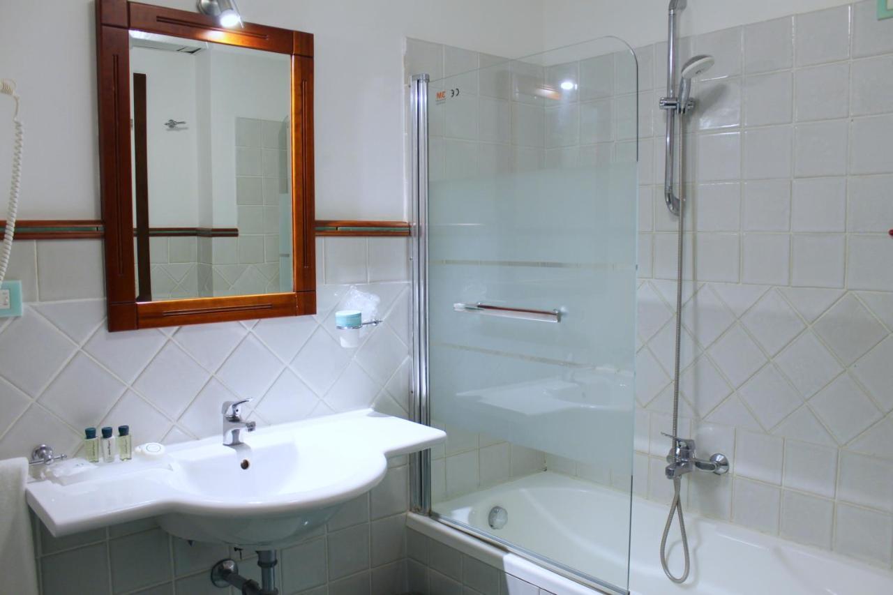 Hotel Pisacane Сапри Екстериор снимка