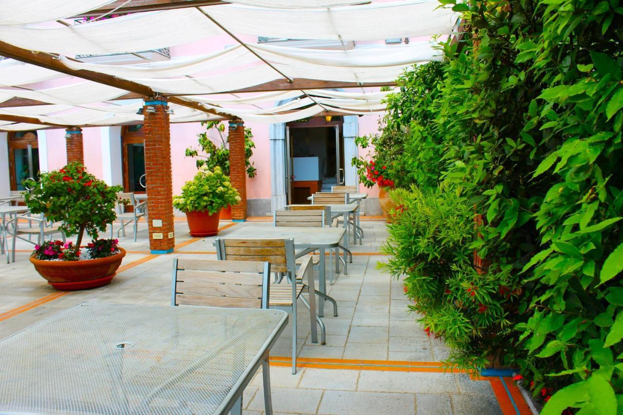 Hotel Pisacane Сапри Екстериор снимка