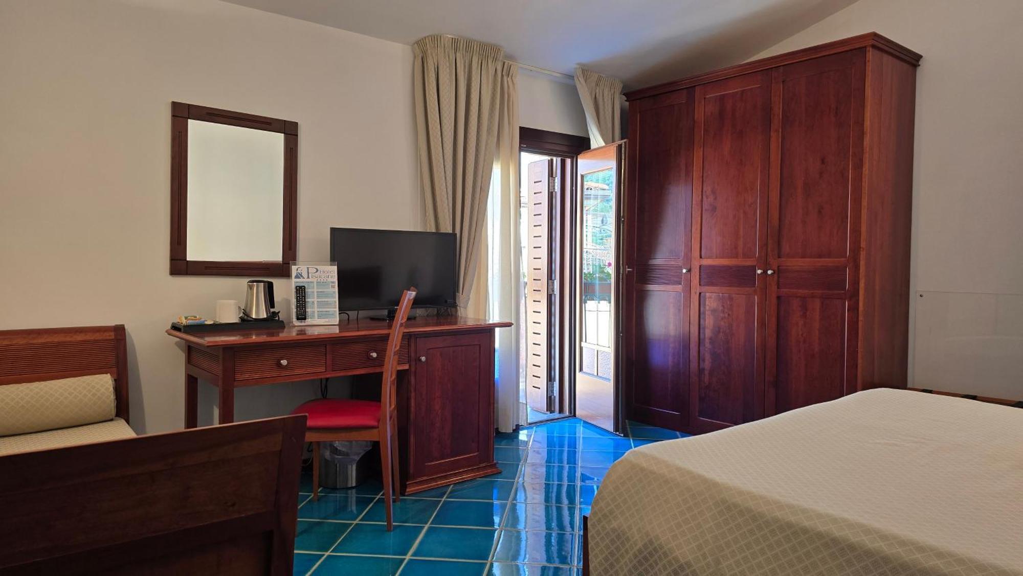 Hotel Pisacane Сапри Екстериор снимка